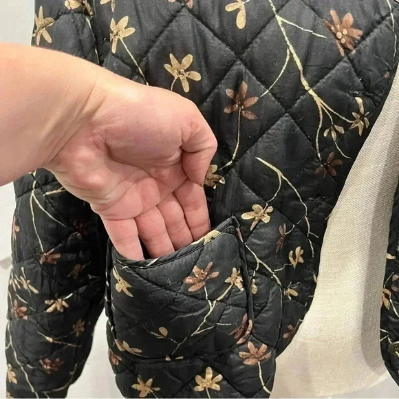 Reversible Quilted floral button front Jacket 100% silk with pockets - Picture 10 of 15